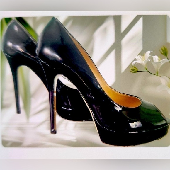 COPY - VINCE CAMUTO Lorim Platform Peep toe Black patent. Size 6.5 gently loved… - Picture 5 of 6